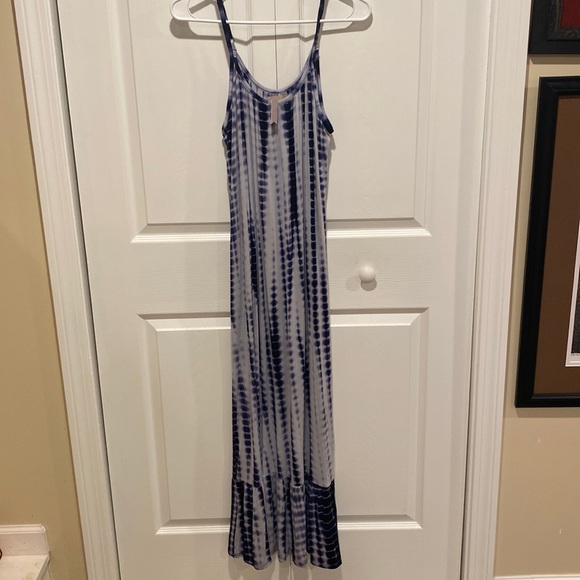 Brina & Em Dresses & Skirts - 🌞 Brina & Em Tie Dye Maxi Dress